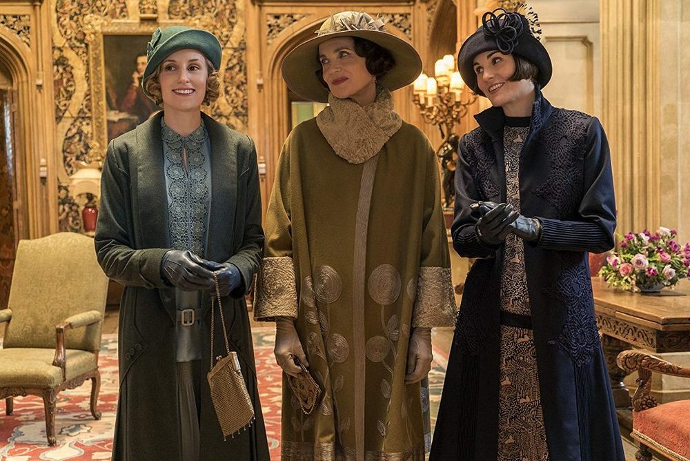 میشل داکری، الیزابت مک‌گاورن و لارا کارمایکل در فیلم سینمایی «دانتون ابی»(Downton Abbey)